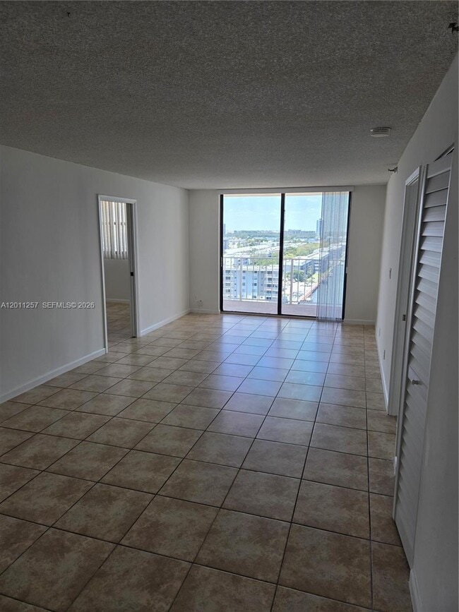 Foto del edificio - 290 174th St