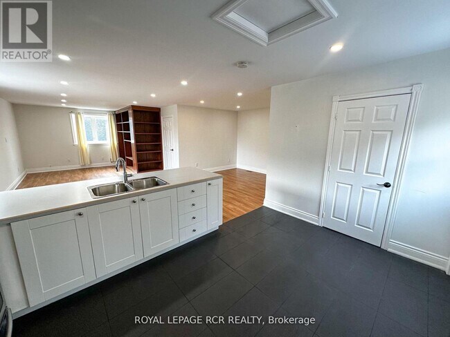 Photo du bâtiment - 16246 The Gore Rd