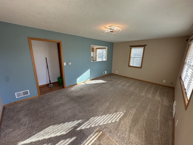 Foto del edificio - 3503 Linden Dr