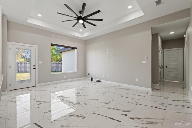 Foto del edificio - 13 Solid Dr