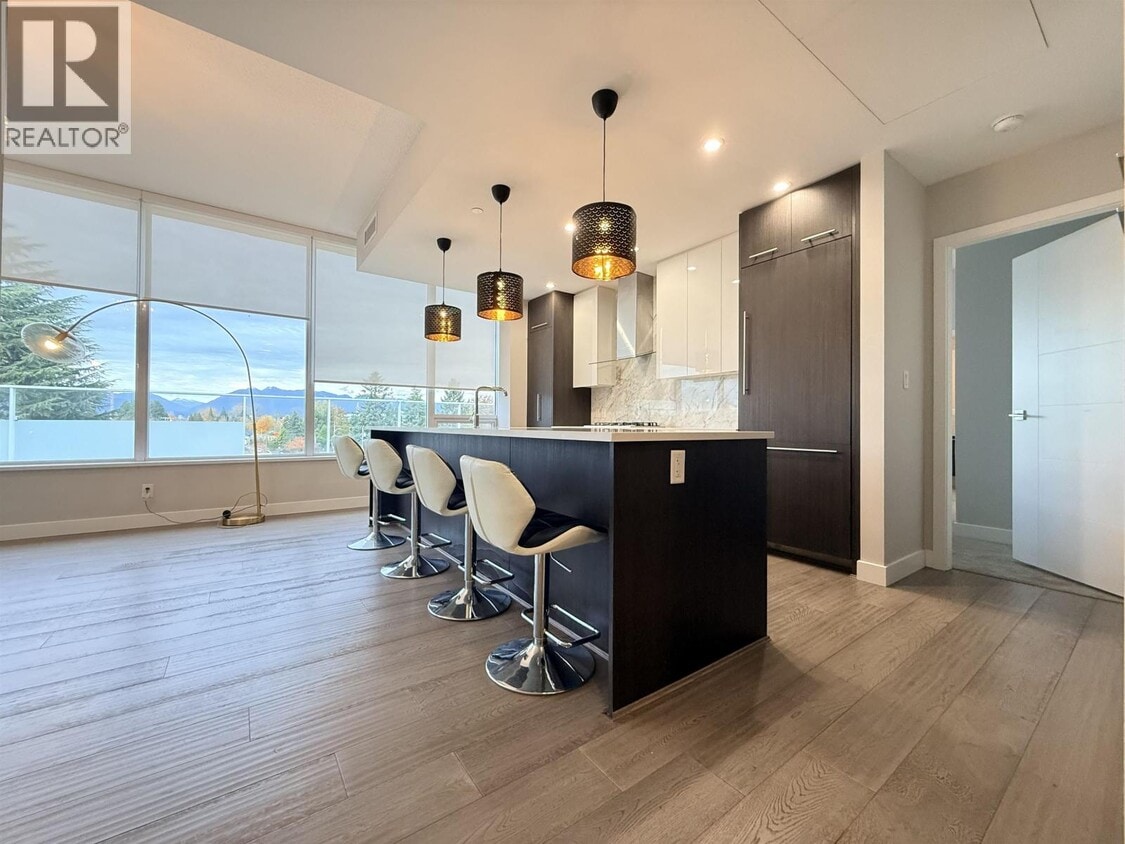 Photo principale - 677 W 41st Ave