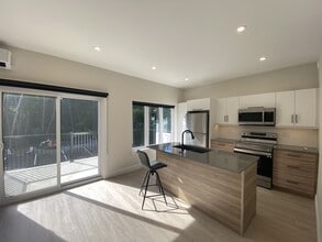 Building Photo - 180 Hillsborough Rd