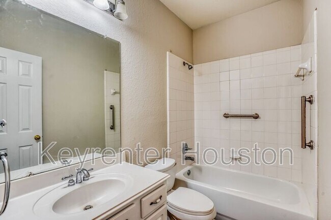 Foto del edificio - 21615 Balsam Brook Ln