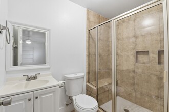 Building Photo - 915 Nevell St