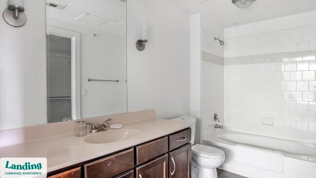 Foto del edificio - 7373 Valley View Ln