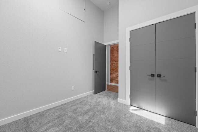 Foto del edificio - The Avenue Lofts Golden