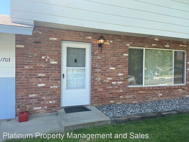 Building Photo - 3 br, 1.5 bath House - 1703 Jefferson St