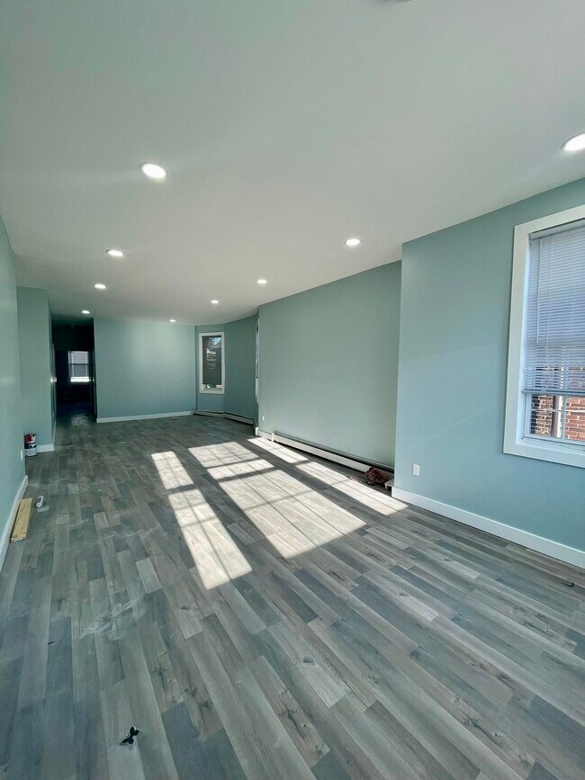 Building Photo - 40 Stegman St