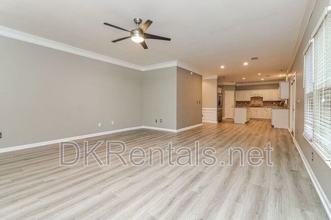 Foto del edificio - 1072 Blankets Creek Dr