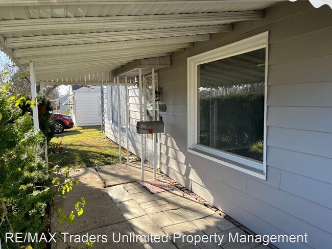 Foto del edificio - 3 br, 1 bath House - 3011 Mission Rd.