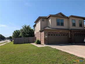 Building Photo - 1032 Brown Rock Dr