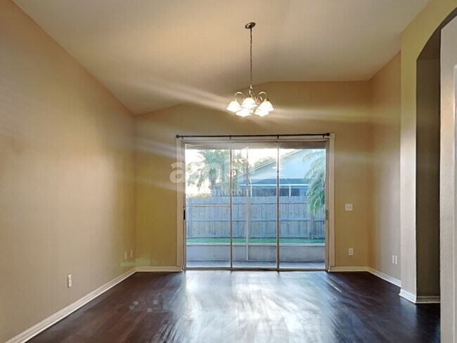 Building Photo - 1913 Sedgefield St