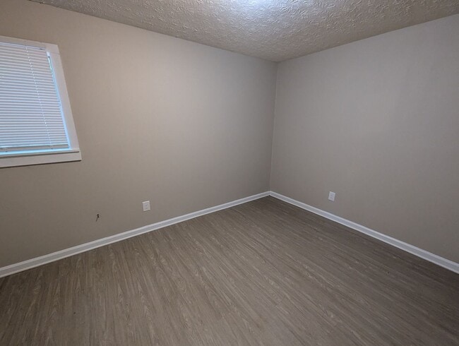 Building Photo - 240 Rustwood Dr
