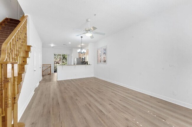 Foto del edificio - 2469 NE 14th St