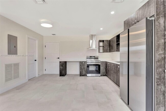 Building Photo - 5980 SW 40th Ave