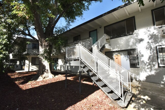 Building Photo - 6125 Whitsett Ave
