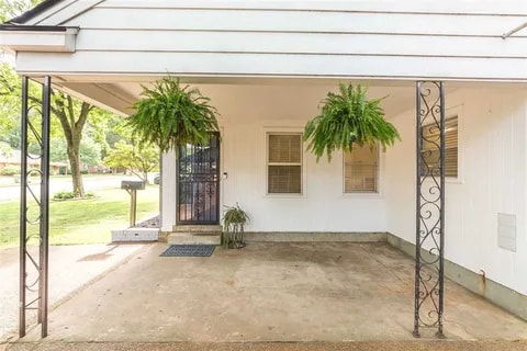 Building Photo - 5037 Dee Rd
