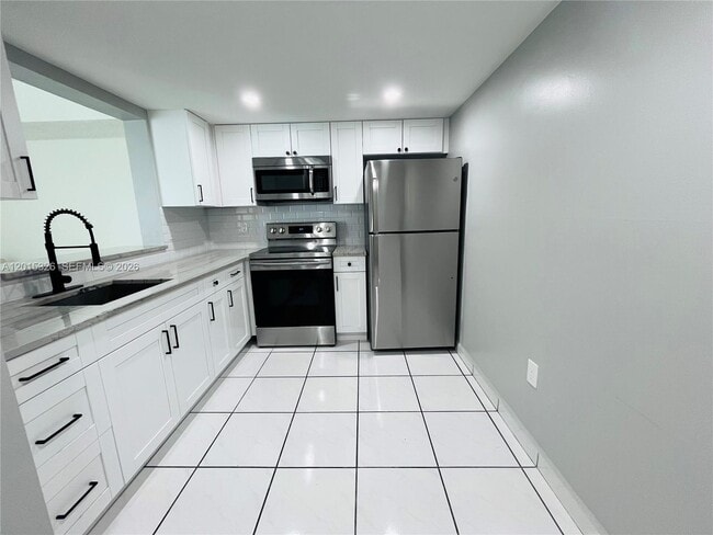 Foto del edificio - 2055 SW 122nd Ave