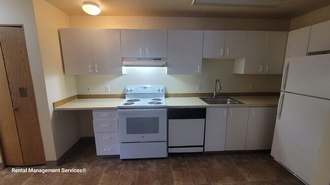 Foto del edificio - 131-149 SE 151st Avenue