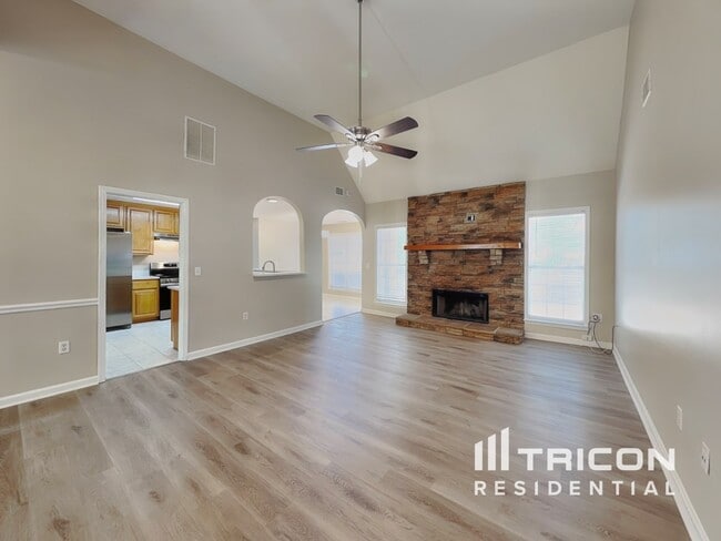 Building Photo - 222 Yardsley Dr