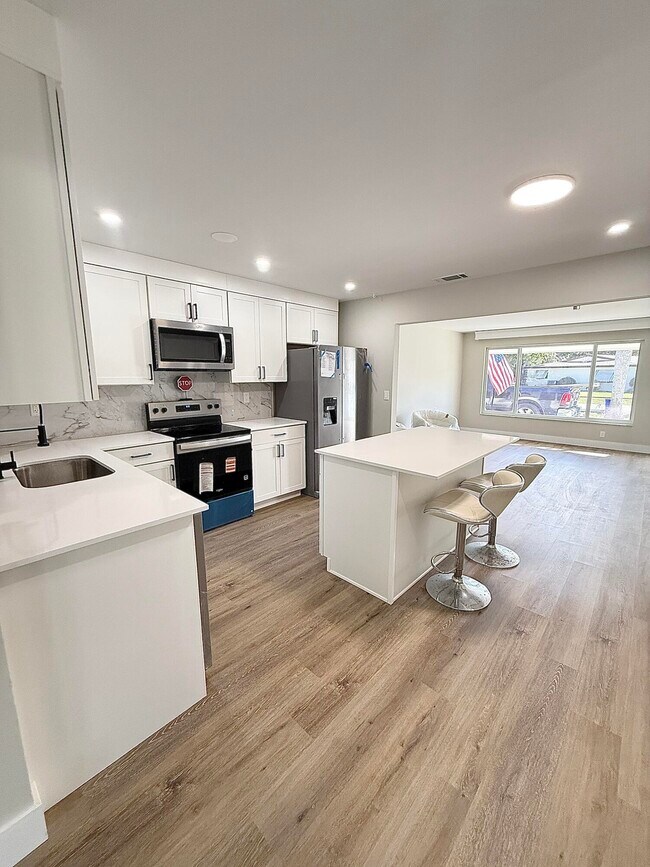 Foto del edificio - 3797 Roan Ct E