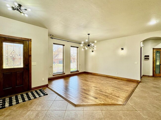 Building Photo - 4341 Man O War Dr