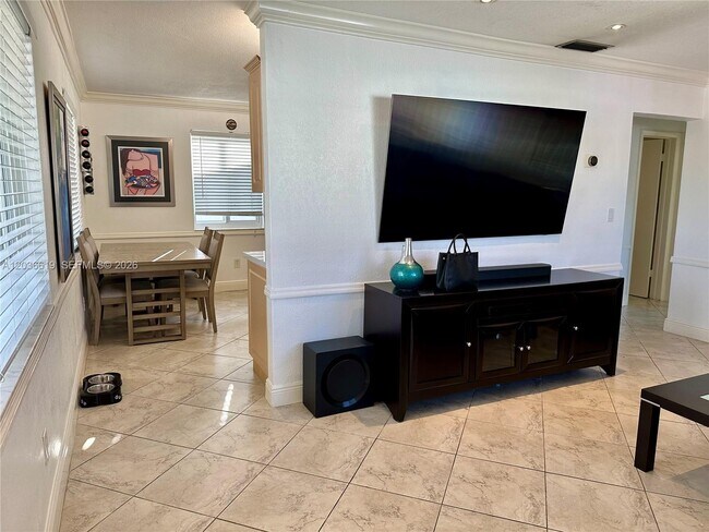 Foto del edificio - 2931 SW 25th St