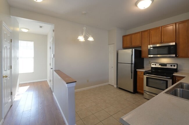 Building Photo - 4939 Heritage Heights Cir