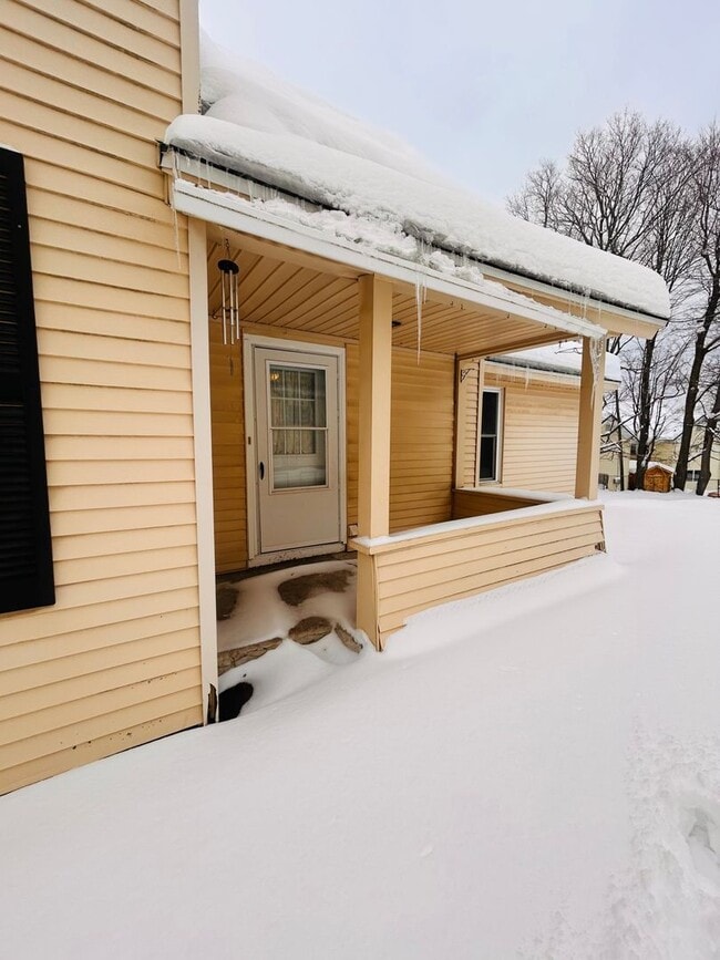 Building Photo - Village of West Carthage 3-4 Bedroom / 1.5 Bath Home