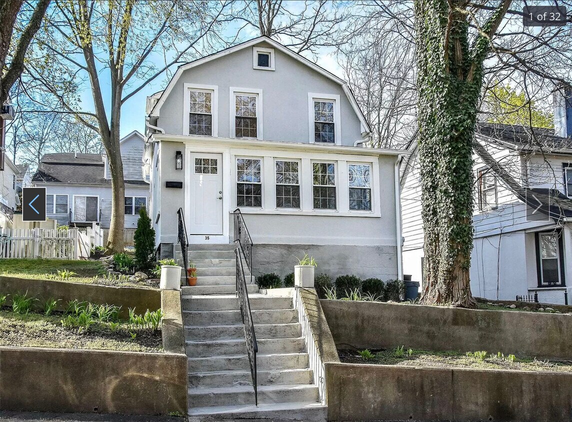 Primary Photo - 35 Charles St