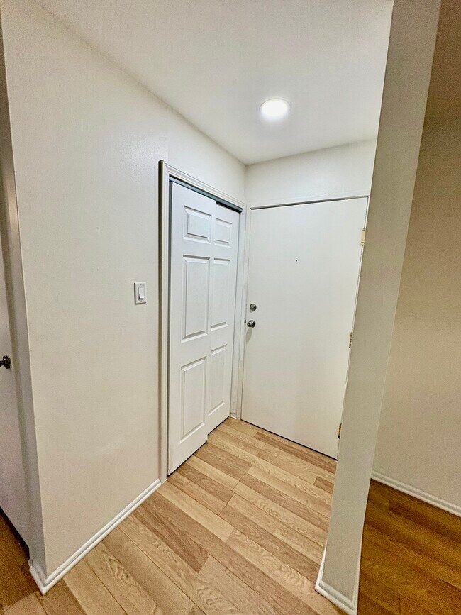 Building Photo - 1557 Jill Ct