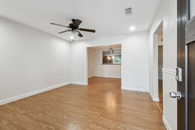 Building Photo - Downtown Tampa bungalow