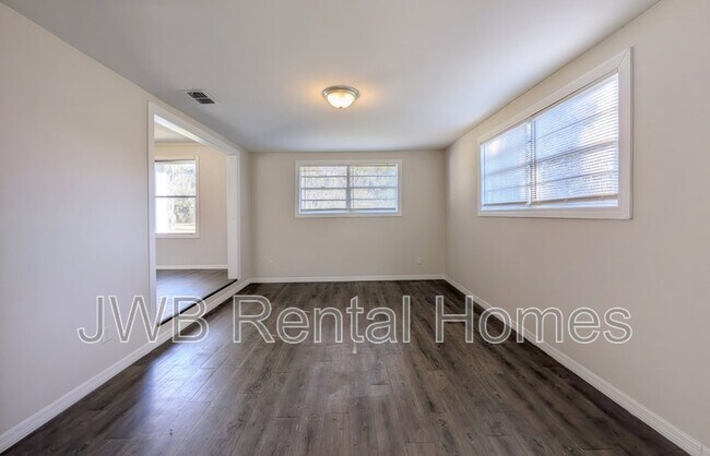 Foto del edificio - 4411 Homer Rd