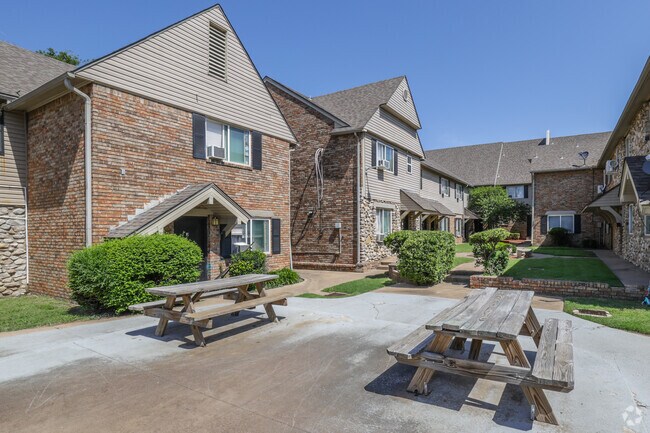 Fotografía del edificio - Parkwood Townhomes