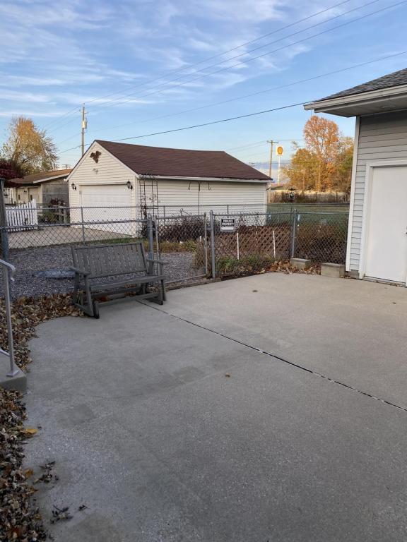 Foto del edificio - 2072 Skipton Rd