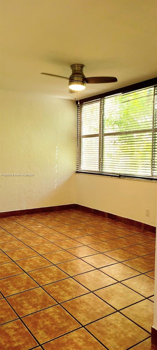 Building Photo - 9410 Live Oak Pl