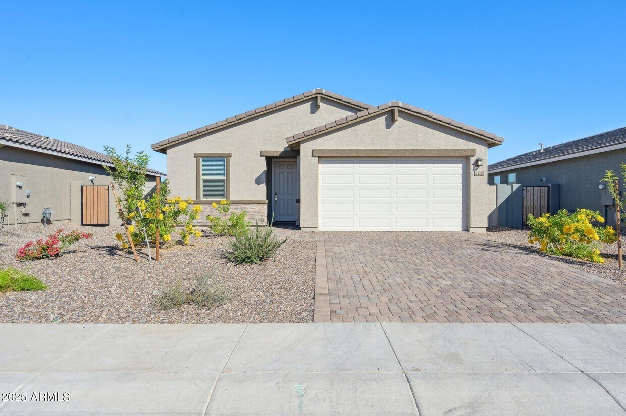 Foto principal - 4328 W Janie St