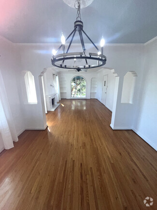 Building Photo - 664 Quincy Ave