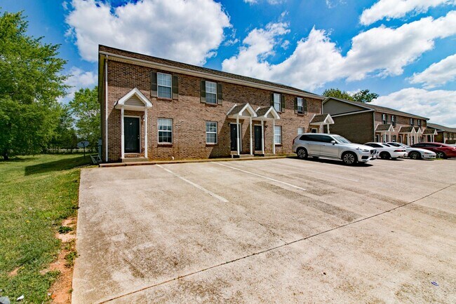 Building Photo - 821 Oak Arbor Ct