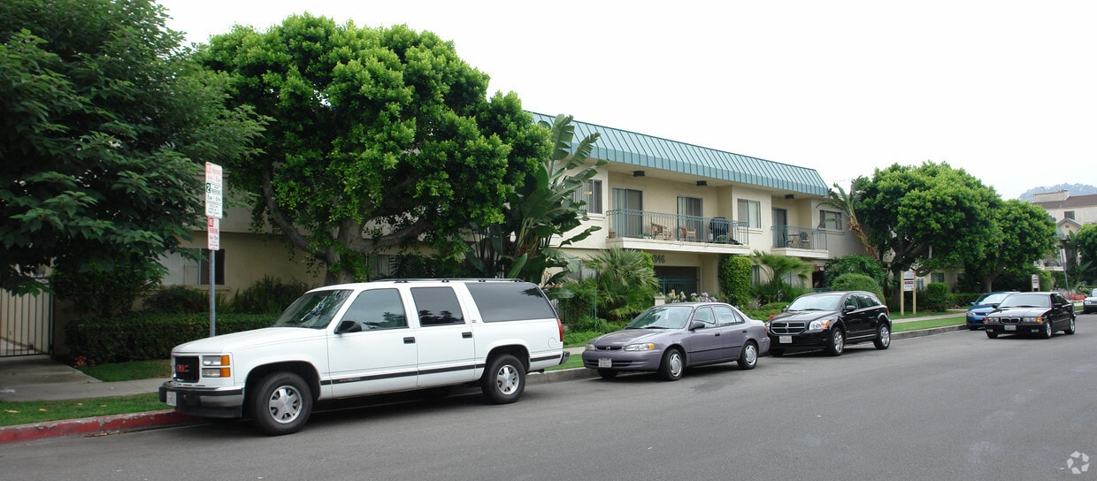 4346 Matilija Ave - Matilija Court Apartments