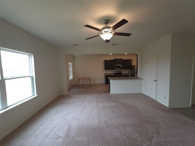 Foto del edificio - 305 Lone Mountain Dr