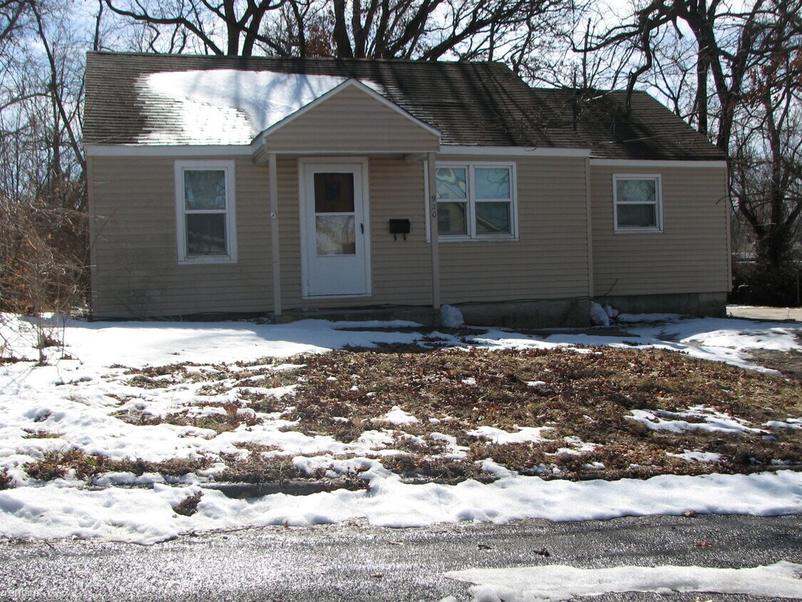 Primary Photo - 2 br, 1 bath House - 920 W Kerr St