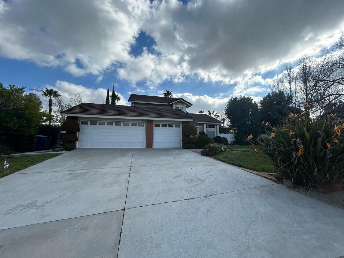 Foto principal - 6374 Jaguar Dr