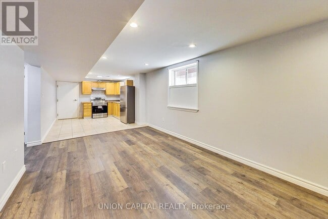 Building Photo - 10 Butternut Dr