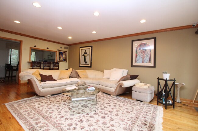 Foto del edificio - 1526 Seton Villa Ln