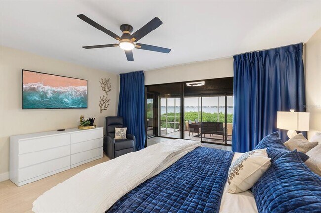 Building Photo - 3887 Catalina Dr