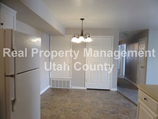 Foto del edificio - Eagle Mountain Condo