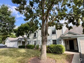 Building Photo - 205 Blossom Ct