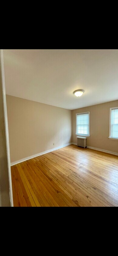 Primary Photo - 2228 Crescent Rd