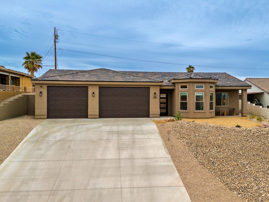 Primary Photo - Winter 23/24 Furnished Rental - November t...